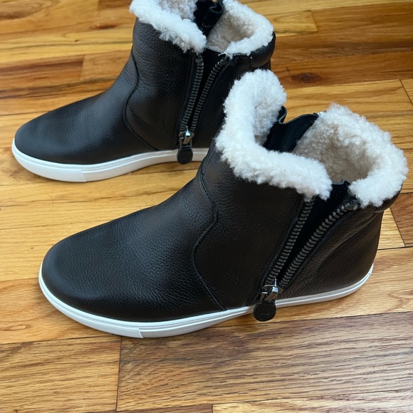 Kenneth Cole Gentle Souls Women’s Ankle Leather and Shearling Lined Boots - Picture 4 of 10